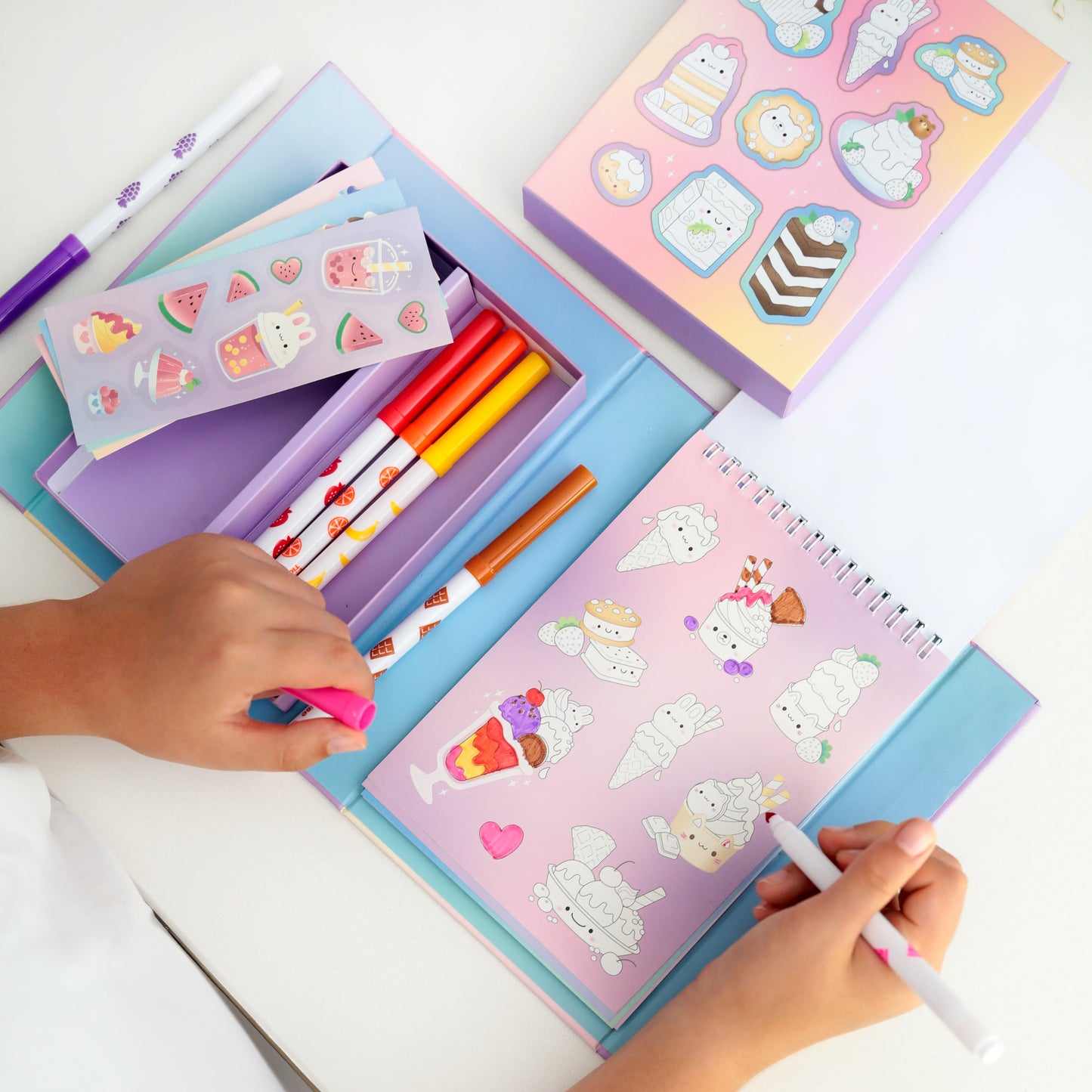 ערכה לצביעת מדבקות ריחניות - קינוחים חלומיים Tiger Tribe