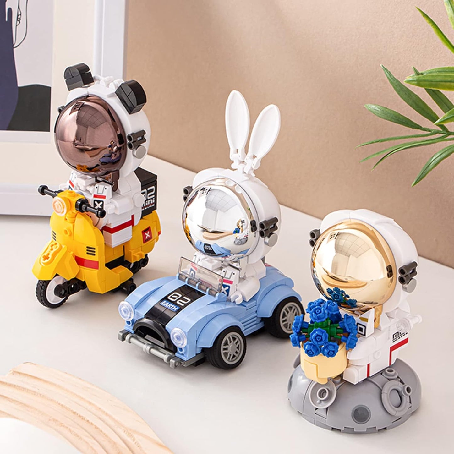 אבני בנייה - אסטרונאוט על אופנוע Sluban - דוארט | DoArt