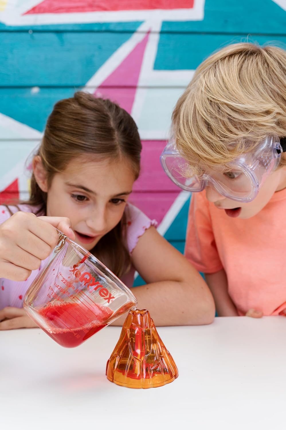 הר געש שולחני - מעבדת הילדים 4M - דוארט | DoArt