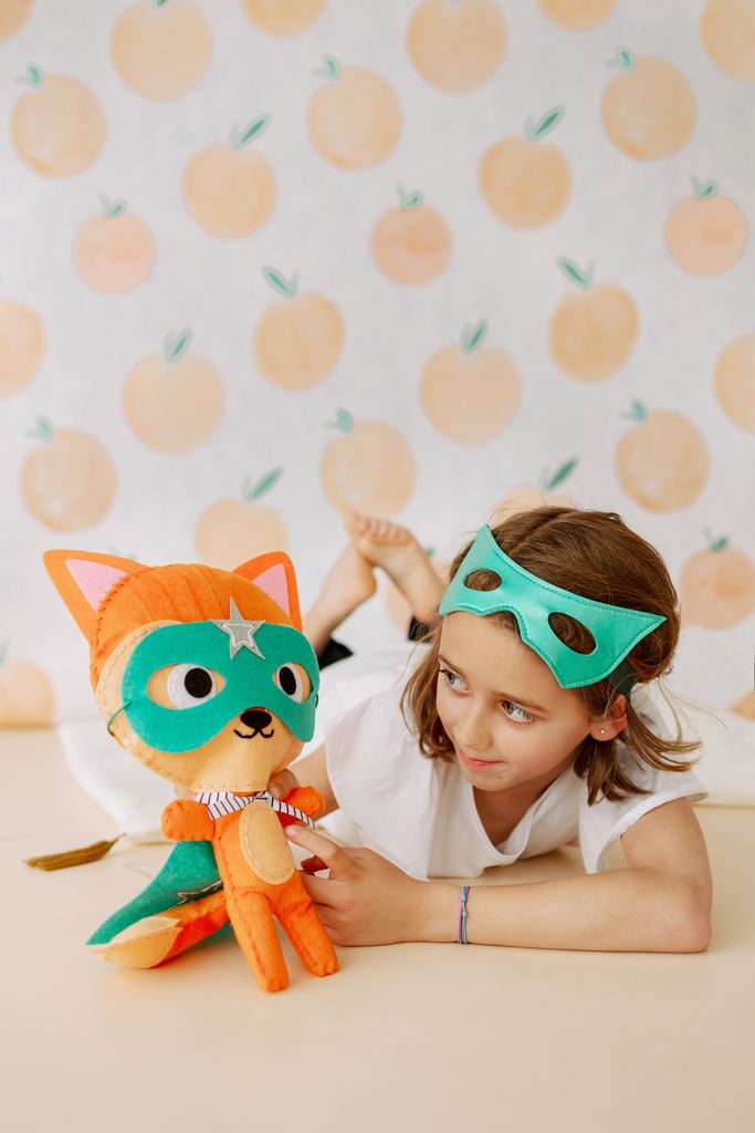 ערכת תפירה בובת פרווה - סשה השועל Avenue Mandarine - דוארט | DoArt