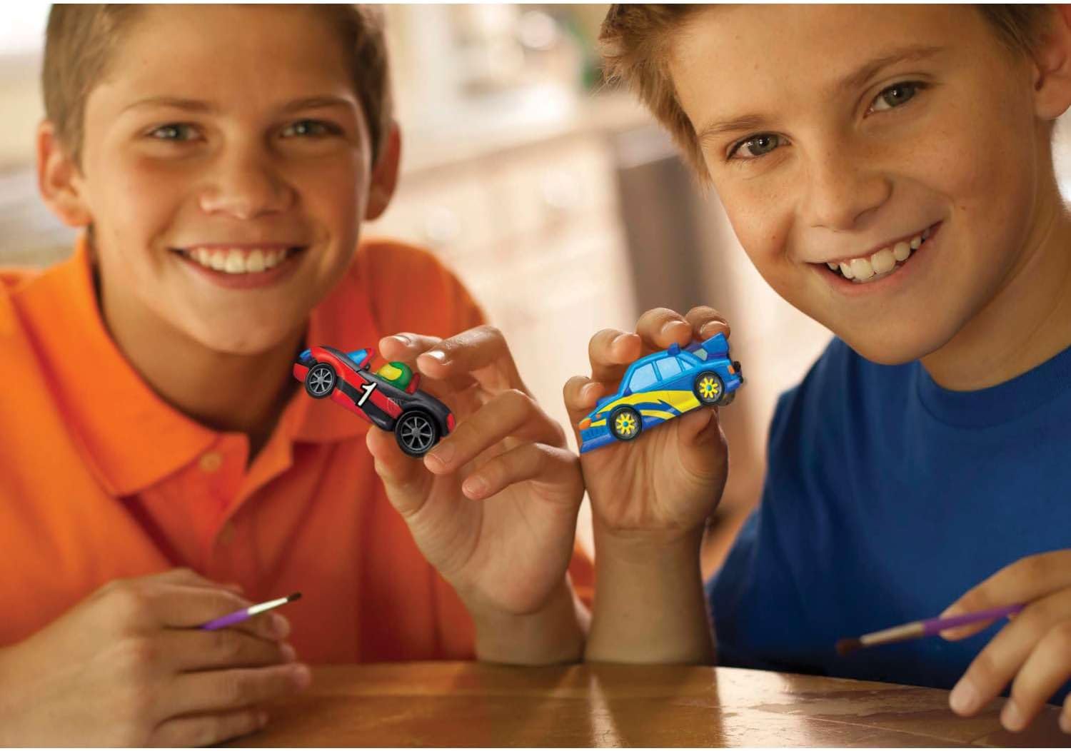 ליצוק ולצבוע מגנטים מגבס - מכוניות מרוץ 4M - דוארט | DoArt