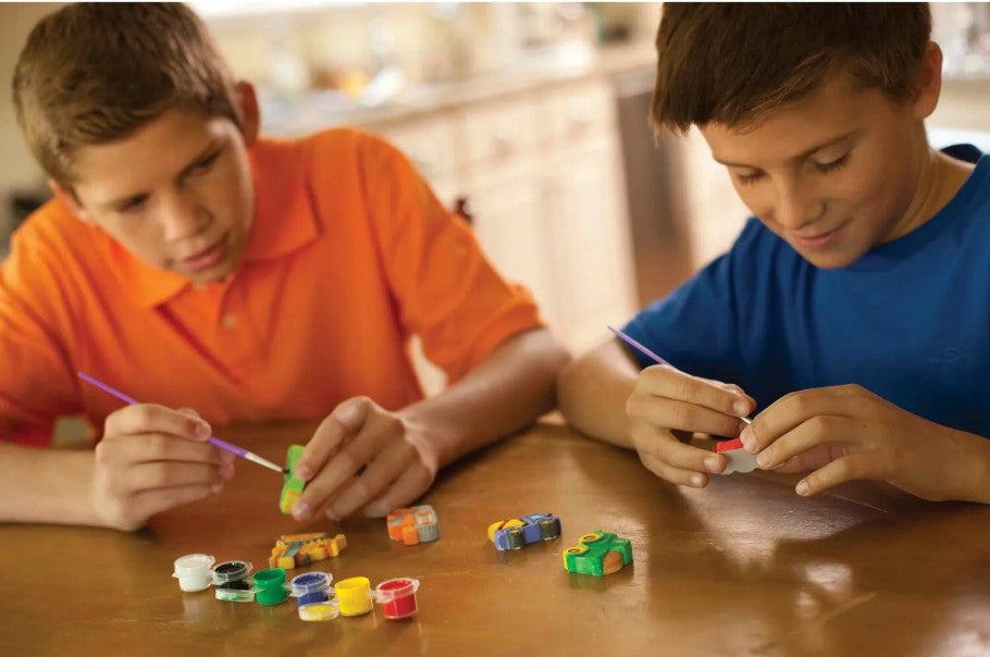 ליצוק ולצבוע מגנטים מגבס - מכוניות מרוץ 4M - דוארט | DoArt