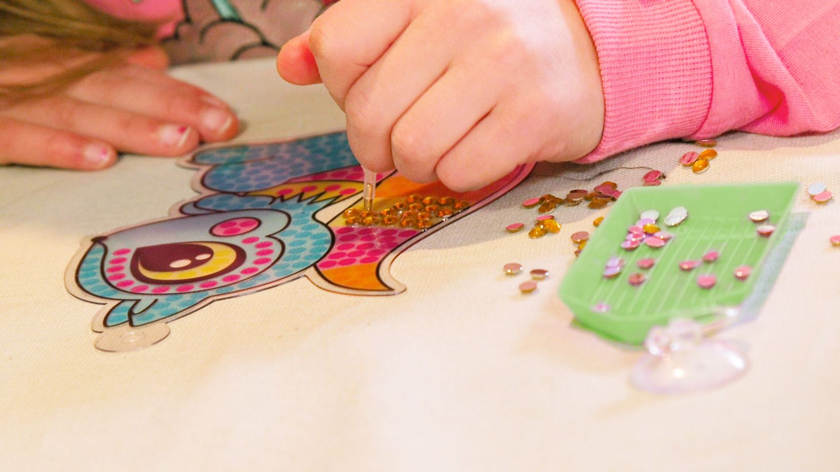 ערכה להכנת לוכדי אור מנצנצים - BOX CanDIY - דוארט | DoArt