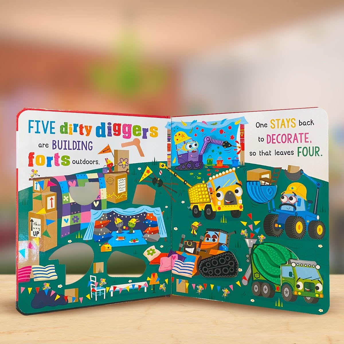 ספר מגע לעולם אל תיגעו במחפרונים - Make Believe Ideas - דוארט | DoArt