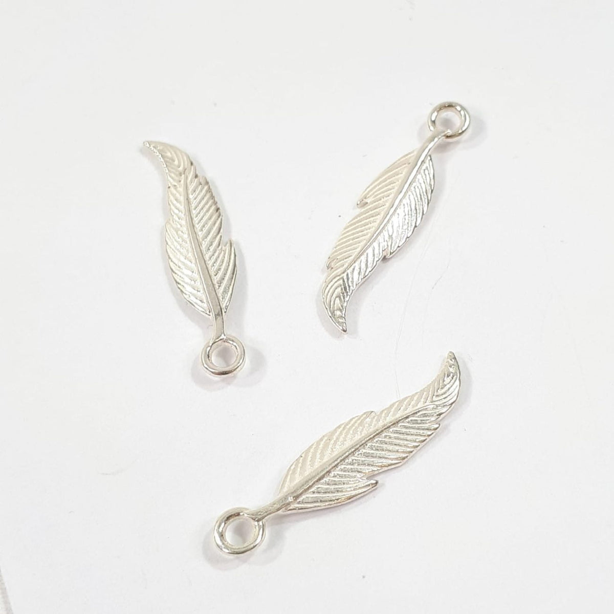 2 תליוני נוצה מעוגלת Silver 925 - דוארט | DoArt
