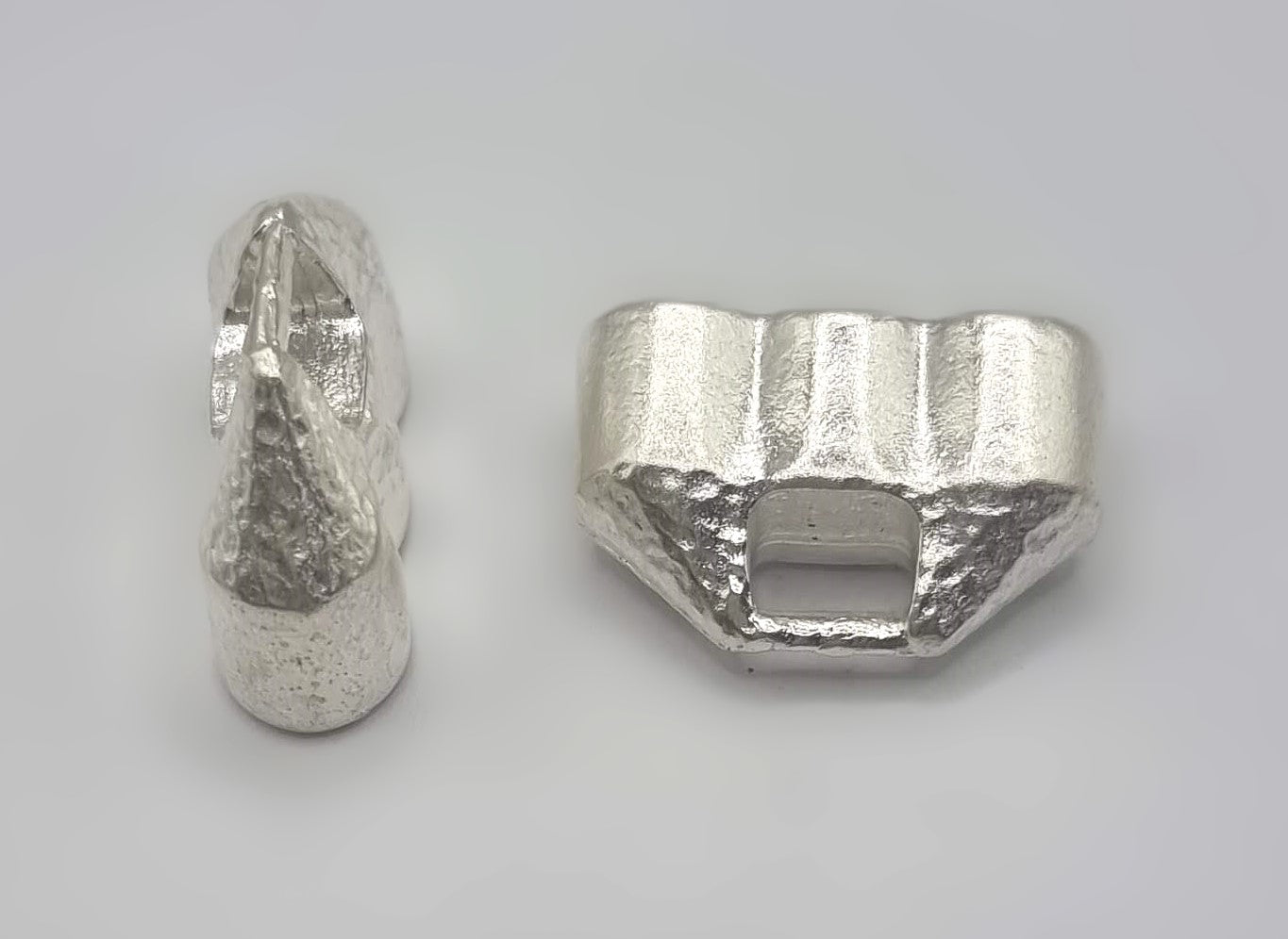 סופית יצוקה להדבקת 3 שרוכים ציפוי כסוף בהיר - דוארט | DoArt