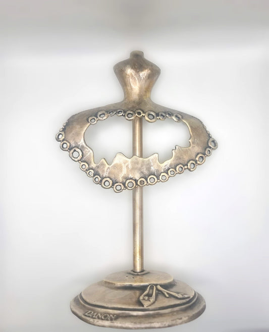 מעמד לתכשיטים - בלרינה (פריט אספנים) - דוארט | DoArt