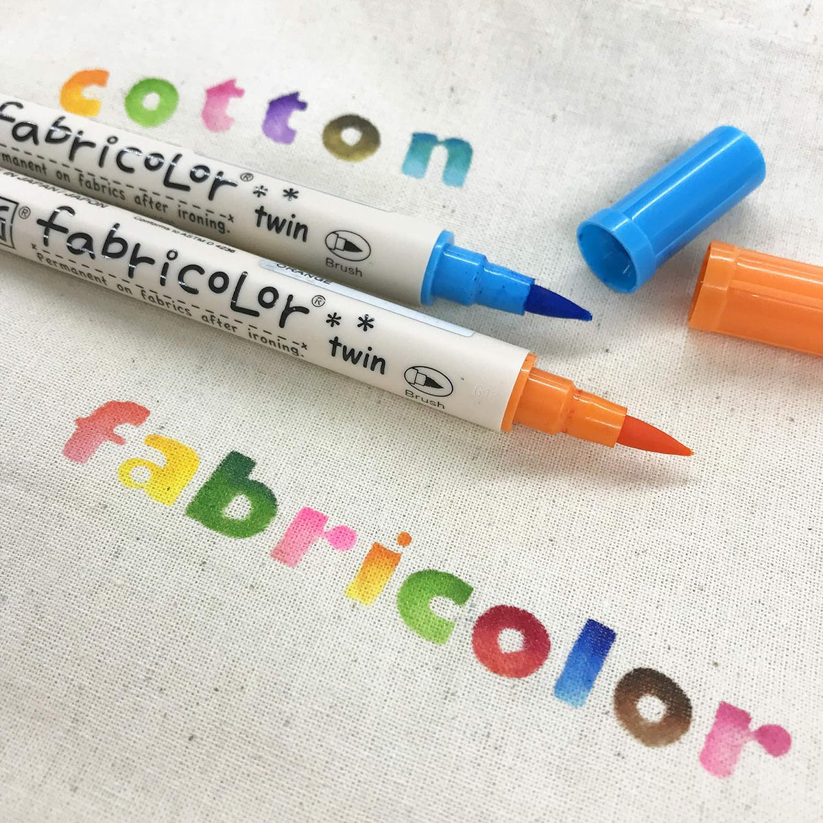 טוש בד דו צדדי ZIG FABRICOLOR - צהוב זוהר 001 - דוארט | DoArt