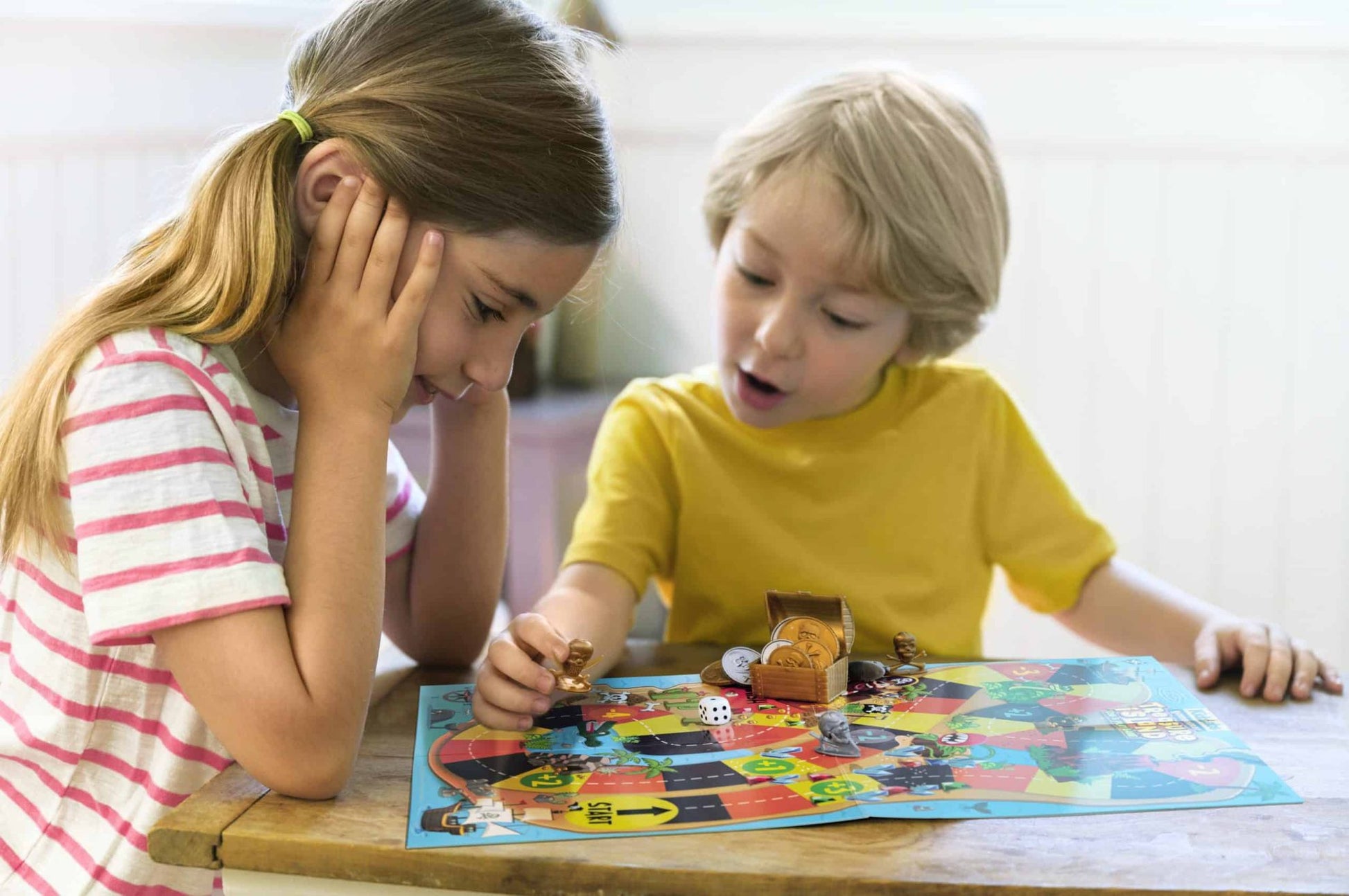 משחק חפירה אי המטמון - מעבדת הילדים 4M - דוארט | DoArt